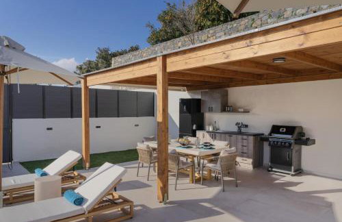 Elysian Villa 2 - With Private Pool - Photo 18