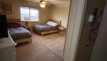 Sparkling Foothills Home 3 bed and loft 2 bath pool home - 14 day minimum - Foto 5