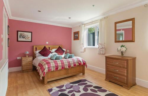 Sunningdale - Beach Side Cottage, Sea Views, Parking - Photo 36