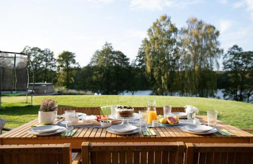Kalwa Lake House - dom nad jeziorem z prywatnym pomostem i jacuzzi oraz sprzętem wodnym - Photo 36