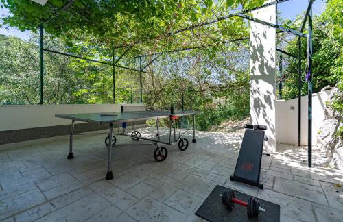 Villa Zara with 32 sqm heated Pool, Jacuzzi, Billiard, Tennis table, 8pax - Photo 13