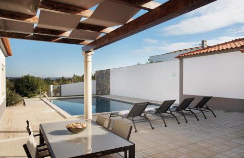 Villa Rosa com Piscina e Jacuzzi - Foto 16