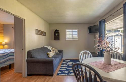 Blue Water Bungalows - Photo 5