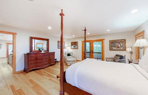 Up The Hill - Photo 13