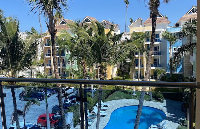 2 Minutes Walk to Beach Huge 3 bdrm Condo with Pool - Photo 4
