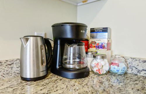 Dapper Digs - King Bed - Long Term Stays - Duke - Foto 24