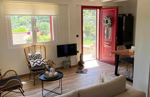 Robola Retreat Cottage - Photo 8