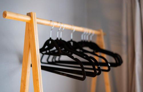 Modern Spacious Home - Parking - Sleeps 6 - minutes from the A1 & the Races - Foto 13