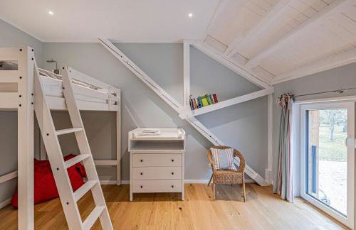 Traditional Architecture Meets Modern Design - Photo 32