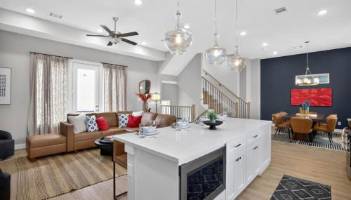 Urban EaDo Retreat - 3BR Townhome w Deck - Foto 3