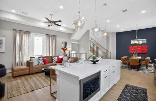 Urban EaDo Retreat - 3BR Townhome w Deck - Foto 3
