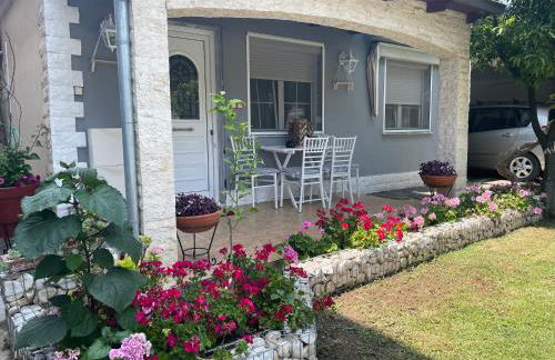 The Little Blooming House - Photo 35