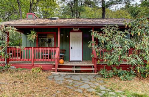 Private Cabin Rental with Wood-Burning Fireplace in Canadensis, Pennsylvania - Foto 1