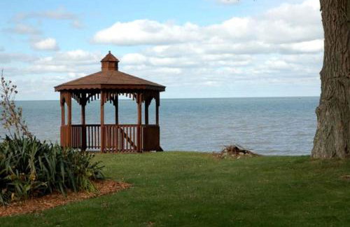Idyllic Beachfront Vacation Rental on the Shores of Lake Erie in Northern Ohio - Foto 16