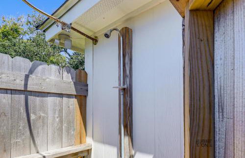 Fenced Yard, Walkable Location Cozy Beaufort Home - Foto 4