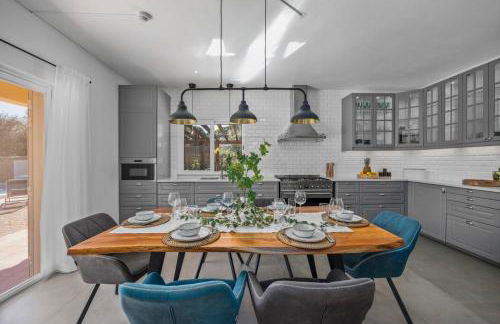 Stunning Countryside Villa w Private Garden & Pool - Foto 8