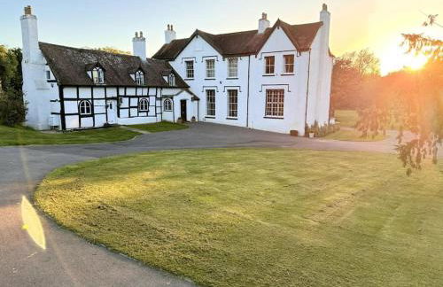 Cotswold Cheltenham, whole house with hot tub - Photo 20