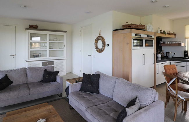 Luxury Villa with Sauna & Hot Tub at Lake - Foto 7