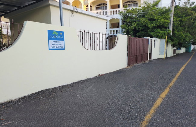 Costambar Ocean Breeze - Beachfront Apartment With Pool - Photo 14