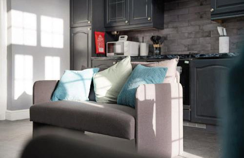 Stylish 4BR Retreat Near Town Centre - Foto 26