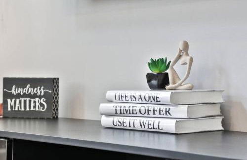 **NEW mOdernLUX best OTR condo *Park ONsite** - Foto 10