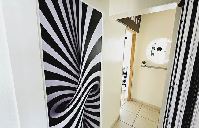 Cozy and Modern Apartment Black & White With Jacuzzi on Terrace - Photo 40