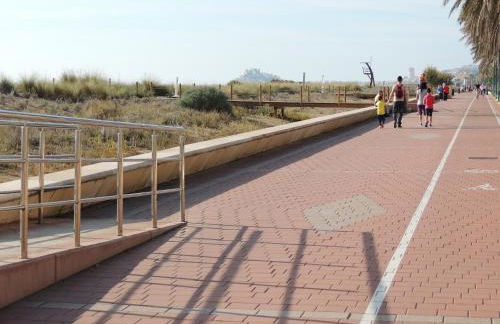 Frente a playa de arena - Foto 4