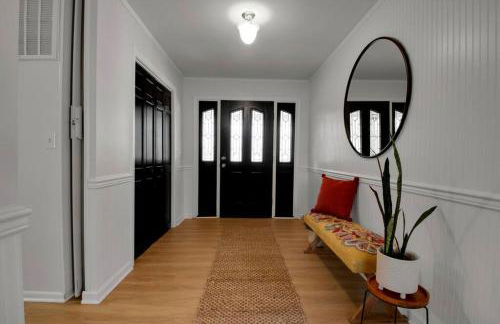 Cozy Retreat near Paris Mtn State Park Sleeps 12 - Foto 11