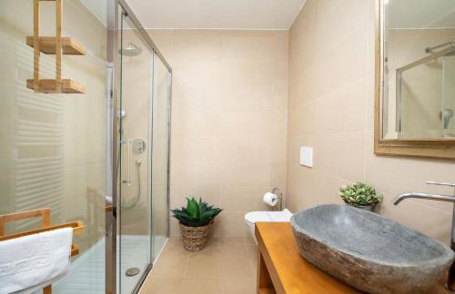 Villa Village by Villsy - with heated pool, spa, private tennis court, golf court, basketball court and playroom - Photo 36