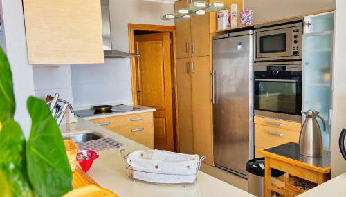 Lujo y vistas panorámicas en primera línea de mar - Foto 2