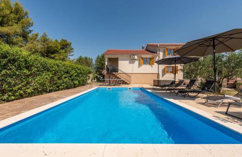 New! Holiday Home Tina with pool - Foto 7