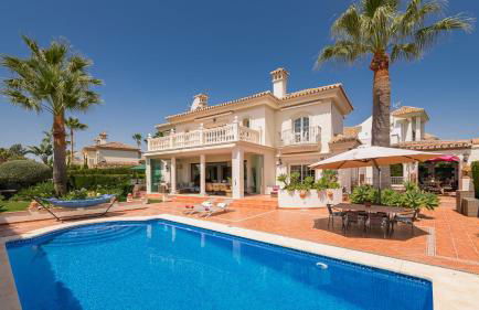 Golden Mile Villa Close to Beach - Foto 1