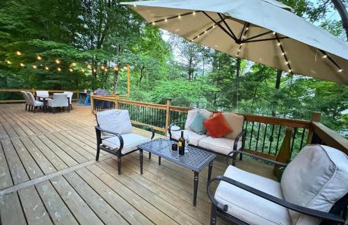 Dual-Home Berkshire Retreat Sleeps 16 - Foto 4