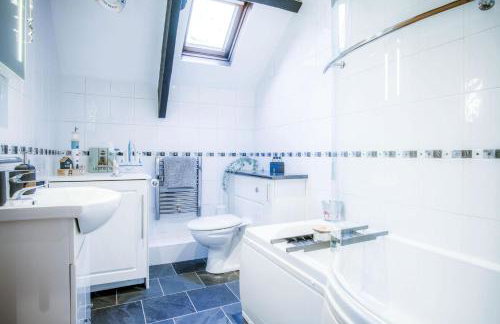 Cosy At The Mews - 2 Bedroom Apartment - Tenby - Foto 38