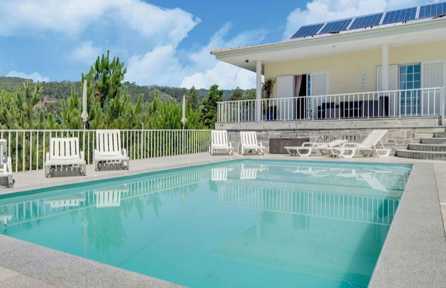 Upscale Villa With Swimming Pool and Terrace - Foto 15