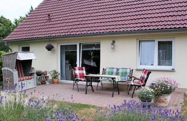 Cozy Holiday Home in Hohenkirchen near Baltic Sea - Foto 1