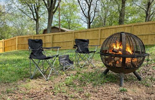 Family A-Frame, HotTub, FirePit, ClimbingWall, EVCharger, & More - Photo 3