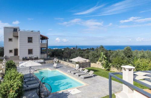 Villa Aris: A Serene Experience, 3BRs, Pool & Bbq - Photo 2