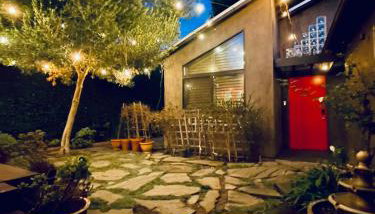 2 BR 2 BA - Eco House and Garden Vacation Retreat and Remote Workspace for Families, Couples and Solo Travelers in Coveted Culver - Foto 4, Garden