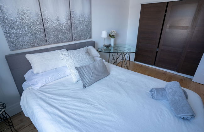 SUPERB 1 Bed Apt. Steps Away From Metro - Foto 2