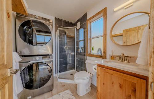 Stargazing Retreat with Hot Tub Deck Hammocks BBQ - Photo 24