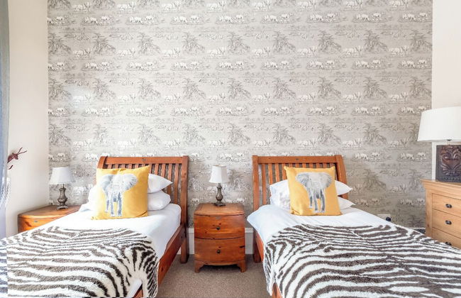 Maya's Glasgow Holiday Homes - Photo 27