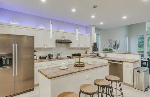 Captivating 6BR 3B Home with Pool & Fire Pit - Foto 53