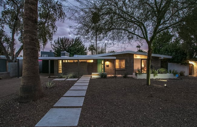 Mid-century Modern W/backyard Oasis, Putting Green - Foto 45
