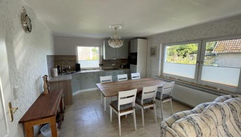 Ferienhaus Platzhirsch in Bad Hersfeld mit Garten, 2 Bäder, 3 Schlafzimmer & Küche - gratis Parkplätze - Photo 4, stove