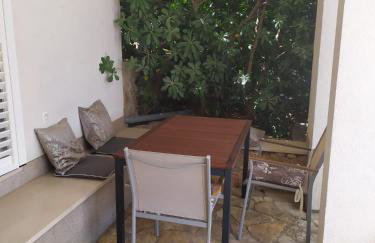 Cozy Jelsa apartment in the shade of the pines. - Foto 19