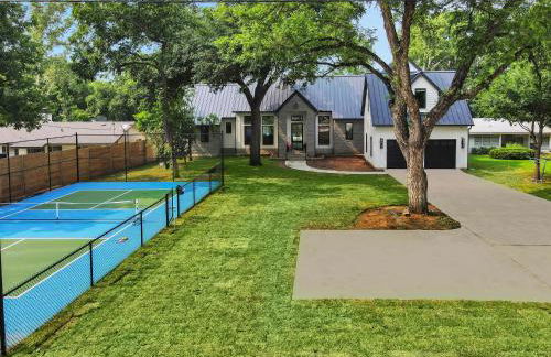 Palm Paradise on Lake LBJ with Concierge Services - Foto 5