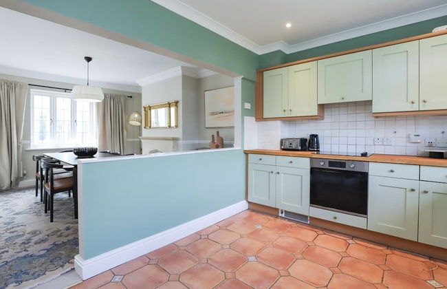 The Stow Secret Cottage - Breathtaking 5bdr Cottage With Parking + Garden - Foto 9