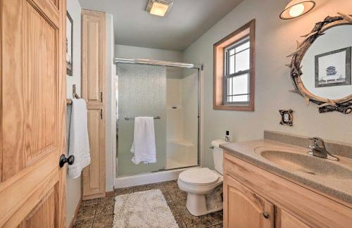 Peaceful Superior Home with Fire Pit and Mtn View - Foto 16