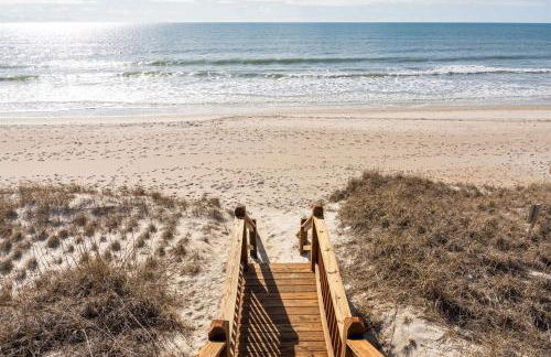 Boomerang- Oceanfront Log Cabin in North Topsail - Foto 74